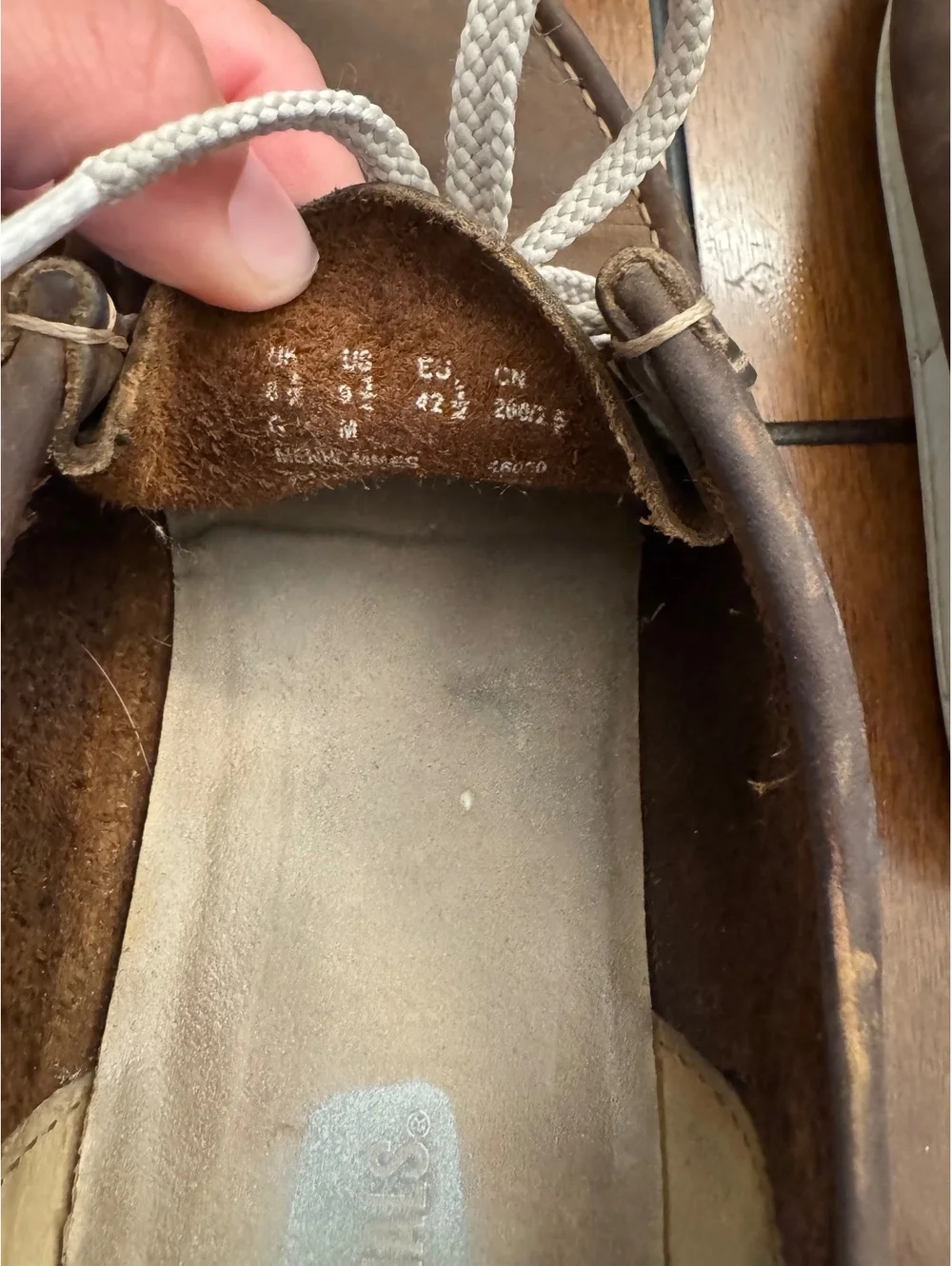 N/A clarks originals